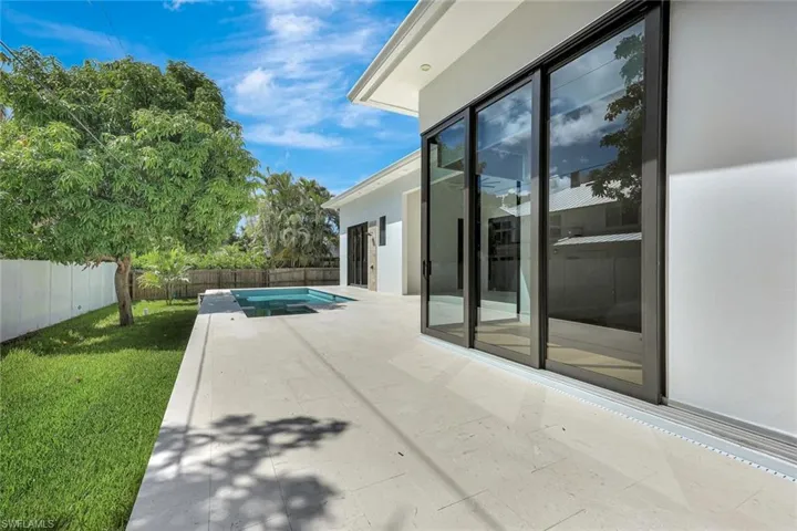 1248 13th Ave N, Naples, Florida 34102