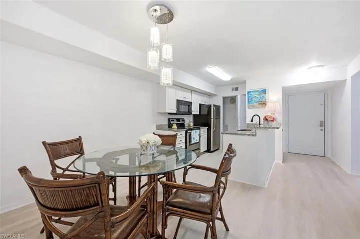 2106 Arbour Walk Cir 2911, Naples, Florida 34109