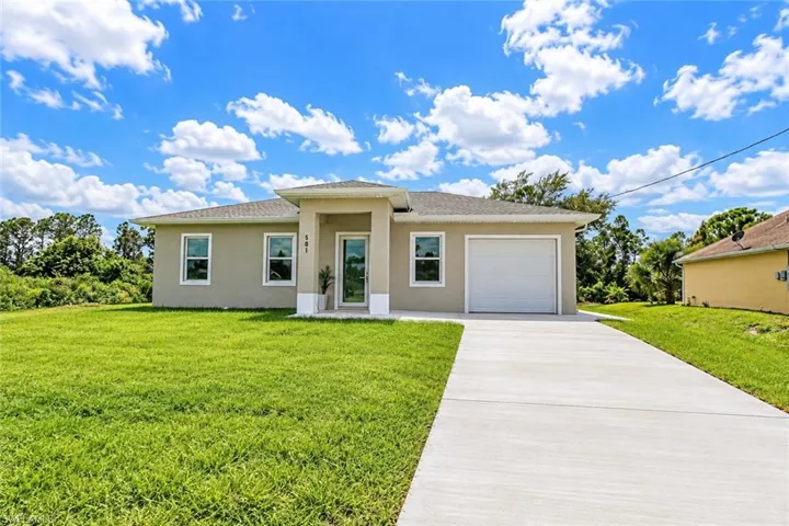 501 Willowbrook Dr, Lehigh Acres, Florida 33972