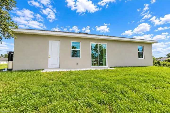 501 Willowbrook Dr, Lehigh Acres, Florida 33972