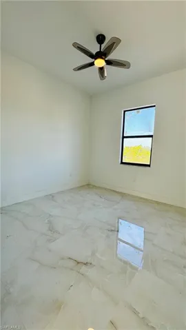 Empty room with ceiling fan