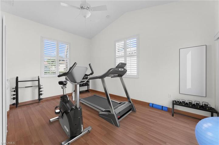 flex room off of primary suite