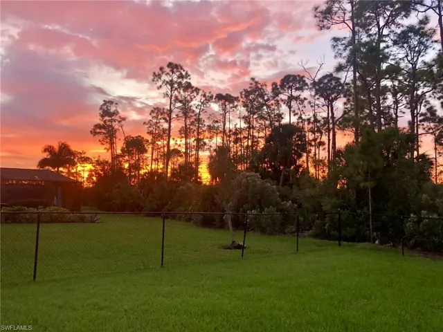 Sunrise views from Backyard