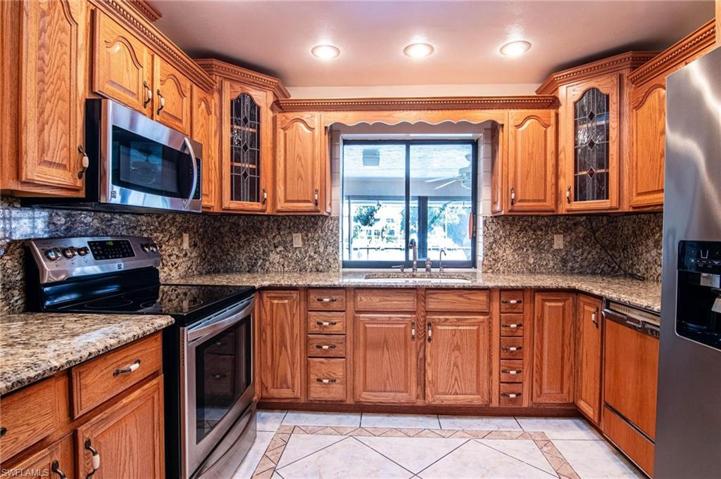 Gorgeous Custom Solid Oak Cabinetry!