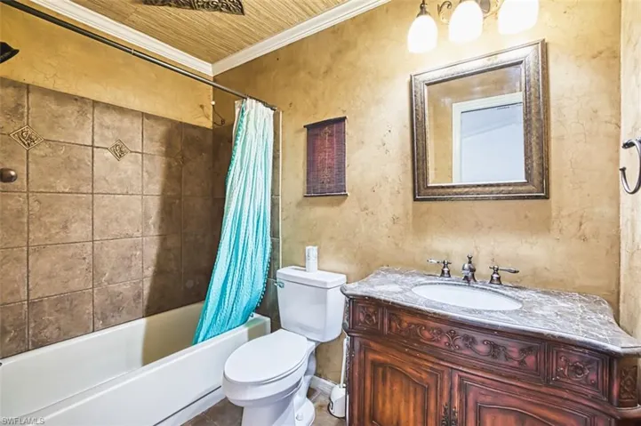 6494 Royal Woods Dr # 2, Fort Myers, Florida 33908
