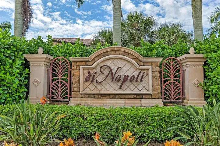 9512 Napoli Ln 101, Naples, Florida 34113