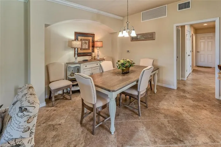 9512 Napoli Ln 101, Naples, Florida 34113