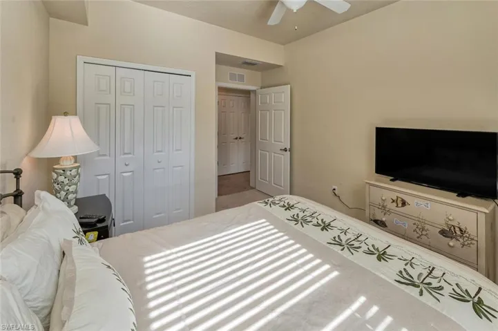 9512 Napoli Ln 101, Naples, Florida 34113