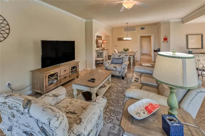 9512 Napoli Ln 101, Naples, Florida 34113