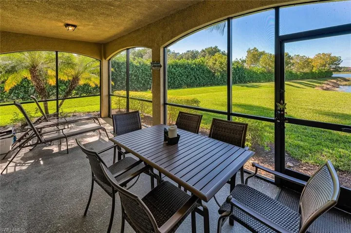 9512 Napoli Ln 101, Naples, Florida 34113
