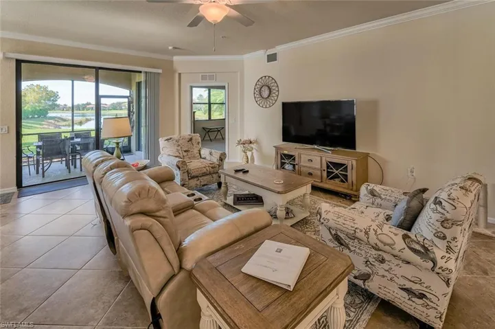9512 Napoli Ln 101, Naples, Florida 34113