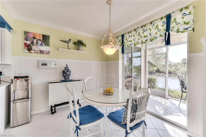 BREAKFAST NOOK