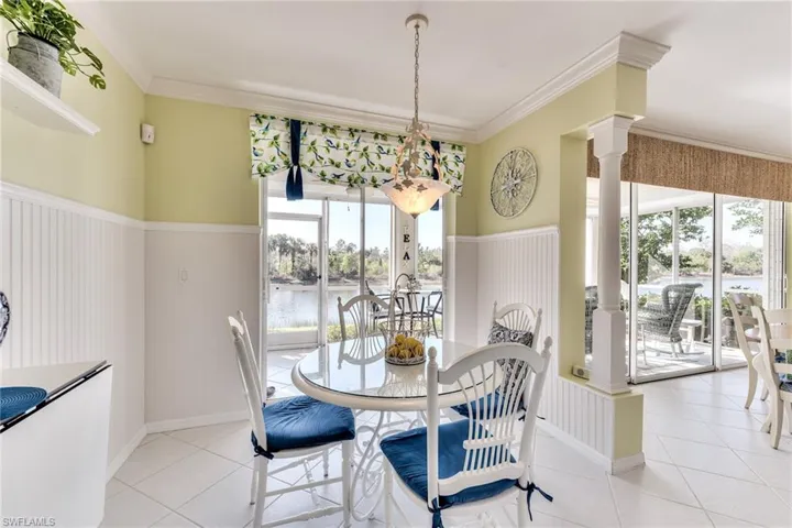 BREAKFAST NOOK