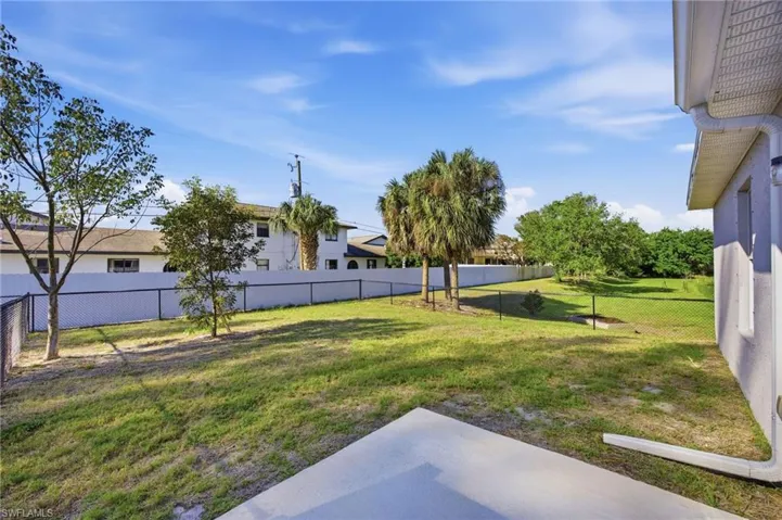 1426/1428 Cape Coral Pkwy W, Cape Coral, Florida 33914