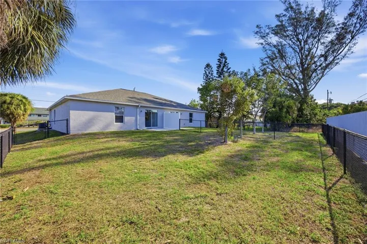 1426/1428 Cape Coral Pkwy W, Cape Coral, Florida 33914
