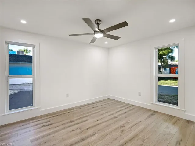 16  Kings  RD, Naples, FL 34112