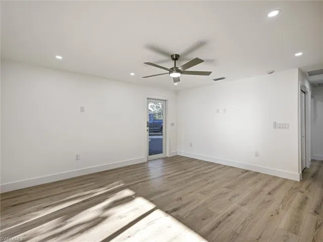 16  Kings  RD, Naples, FL 34112