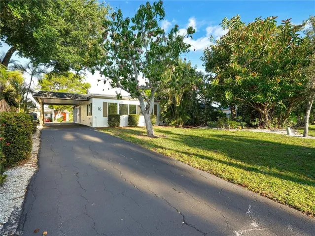 Palm Street driveway entrance