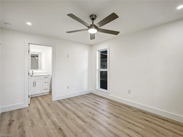 16  Kings  RD, Naples, FL 34112