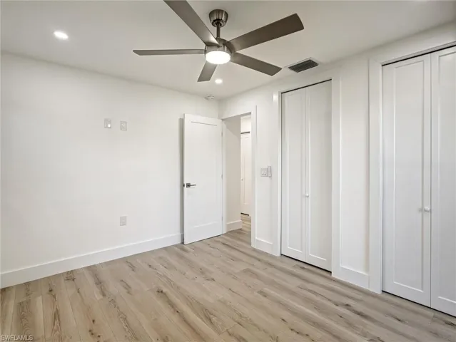 16  Kings  RD, Naples, FL 34112