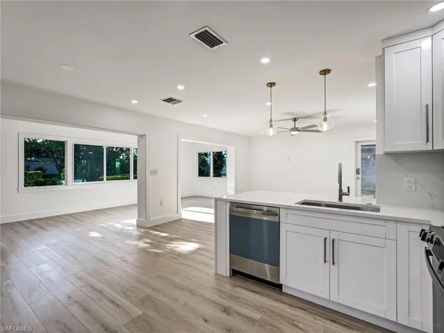 16  Kings  RD, Naples, FL 34112