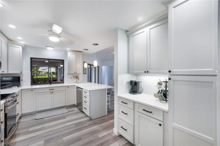 Kitchen is 15' x11' Fun Separate Coffee/Tea Bar Area