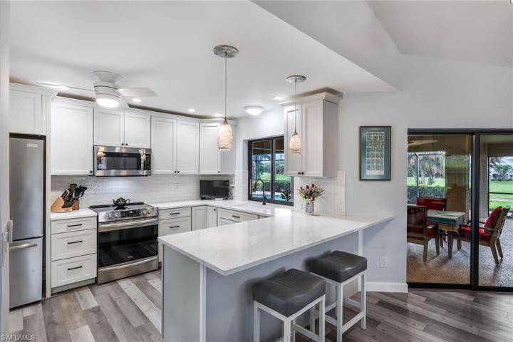Classic Subway Tile Backsplash in Glossy White
