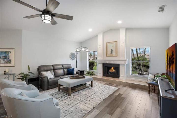 Fantastic Great Room, Gas Fireplace, Volume Ceilings  27' x 18'