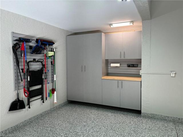 Garagde wall storage with racks
