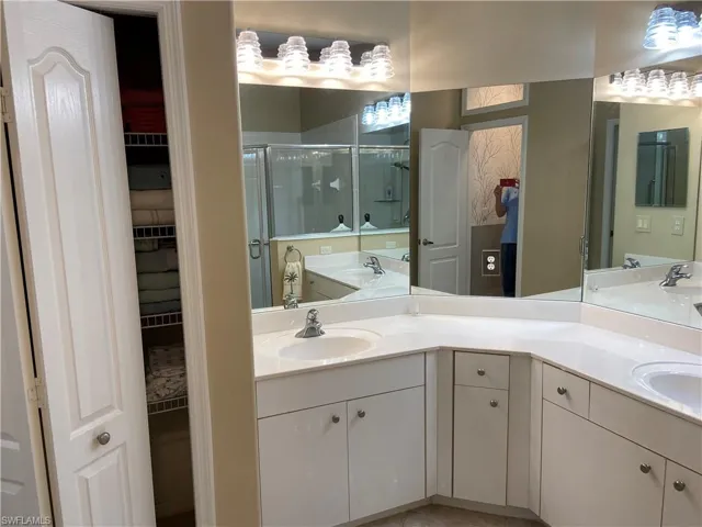 12561  Stone Valley  LOOP, Fort Myers, FL 33913