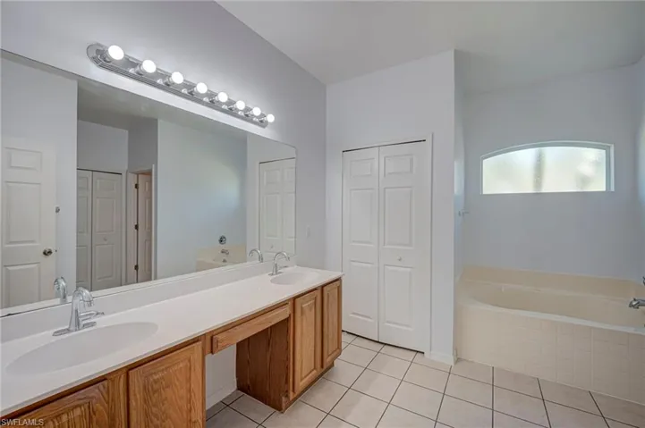 2743 Nature Pointe Loop, Fort Myers, Florida 33905