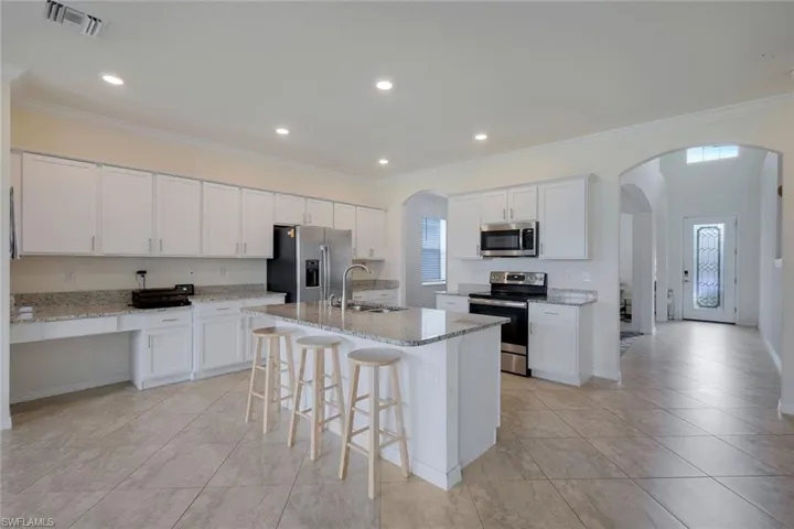 4234 Bluegrass Dr, Fort Myers, Florida 33916