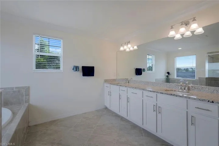 4234 Bluegrass Dr, Fort Myers, Florida 33916