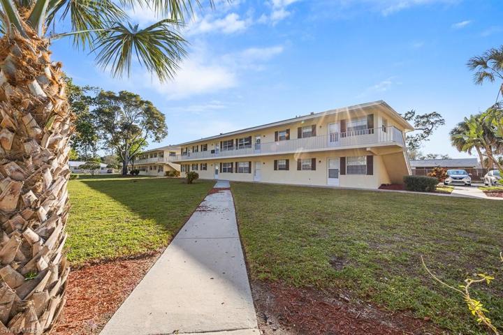 3325  Airport N RD, Naples, FL 34105