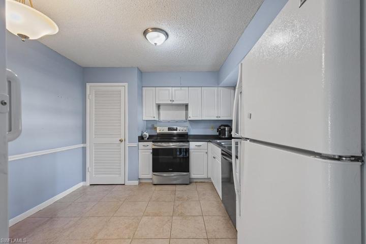 3325  Airport N RD, Naples, FL 34105