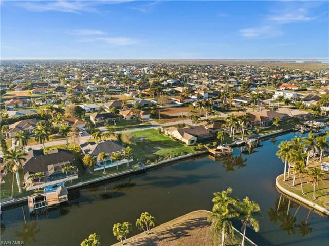 Waterfront living in Cape Coral