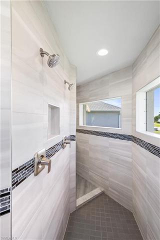 huge shower, 2 showersmaster