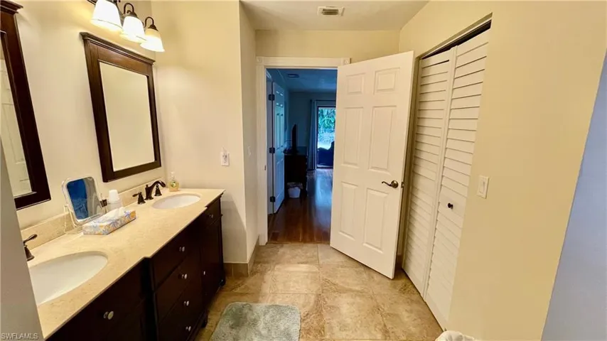 2171 Kings Lake Blvd, Naples, Florida 34112