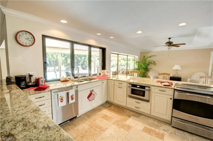 2171 Kings Lake Blvd, Naples, Florida 34112