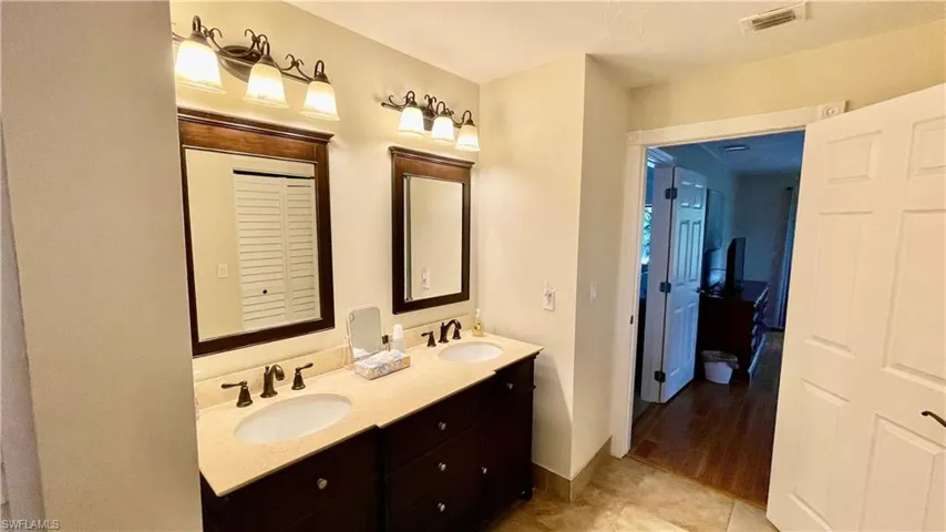 2171 Kings Lake Blvd, Naples, Florida 34112