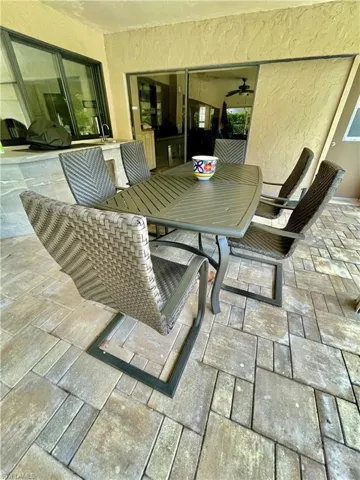 2171 Kings Lake Blvd, Naples, Florida 34112