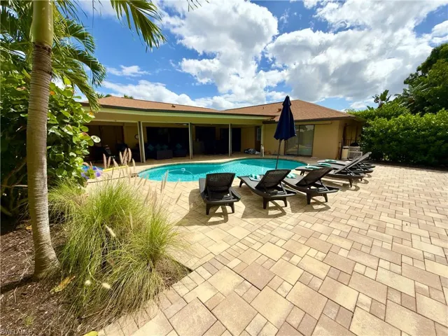 2171 Kings Lake Blvd, Naples, Florida 34112