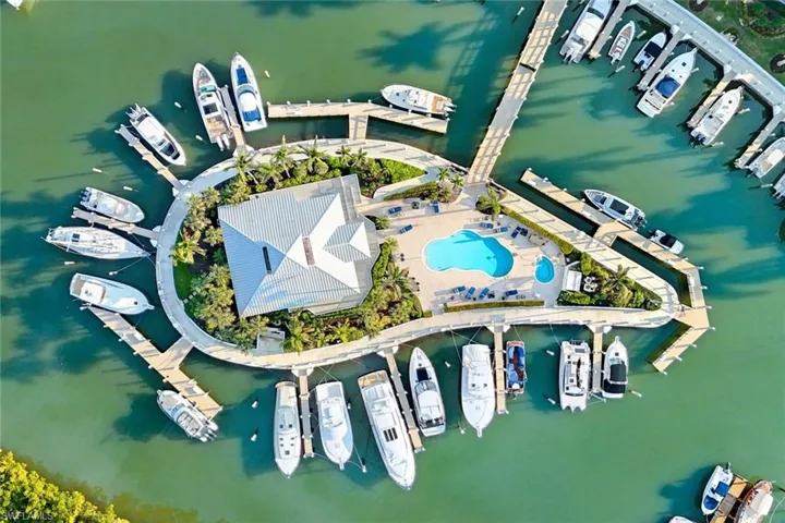 5080  Yacht Harbor  CIR, Naples, FL 34112
