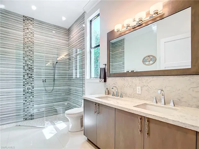 Second Master Ensuite Bathroom