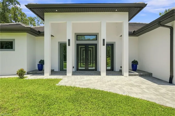 209 35th Ave Nw, Naples, Florida 34120