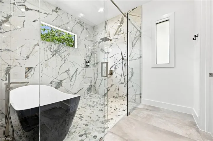 209 35th Ave Nw, Naples, Florida 34120