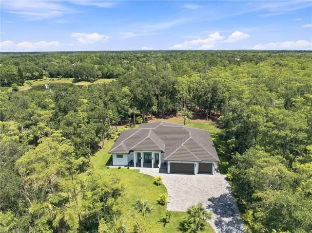 209 35th Ave Nw, Naples, Florida 34120