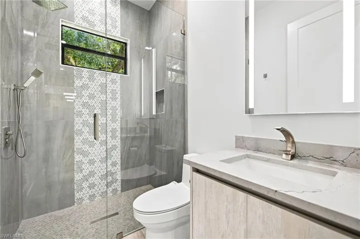 209 35th Ave Nw, Naples, Florida 34120