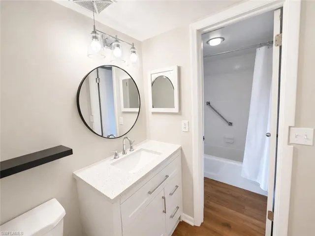 2079 Barkeley Ln 13, Fort Myers, Florida 33907