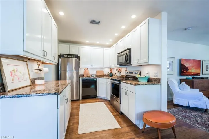 1034  6th N LN, Naples, FL 34102